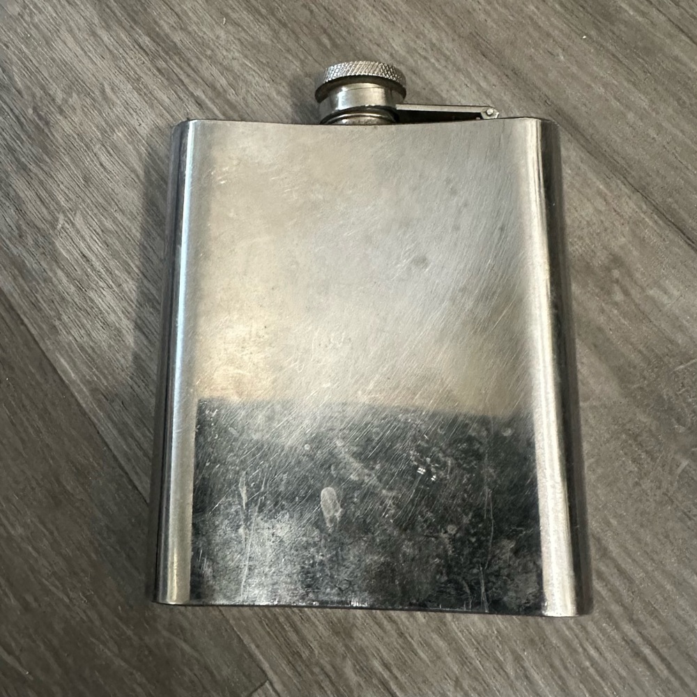 Metal Flask - Picture 3 of 5